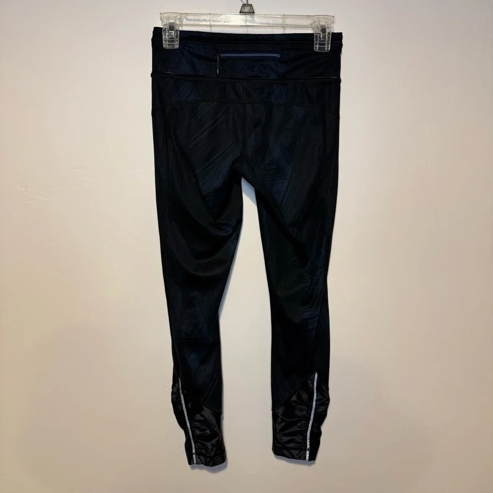 LULULEMON Pace Queen Tight Full On Luxtreme Wind Chill Deep Navy Black 4